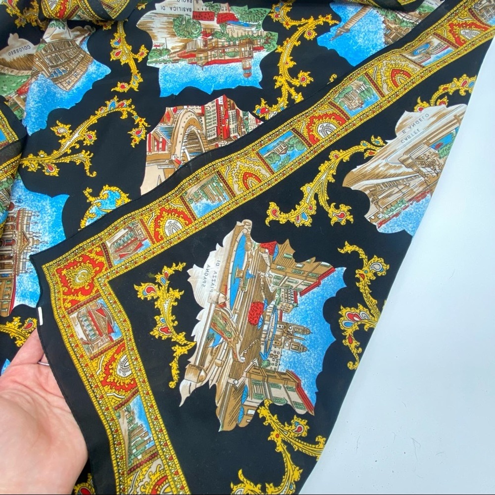 Rome Landmark Scarf Made in Italy 100% polyester - Picture 6 of 7